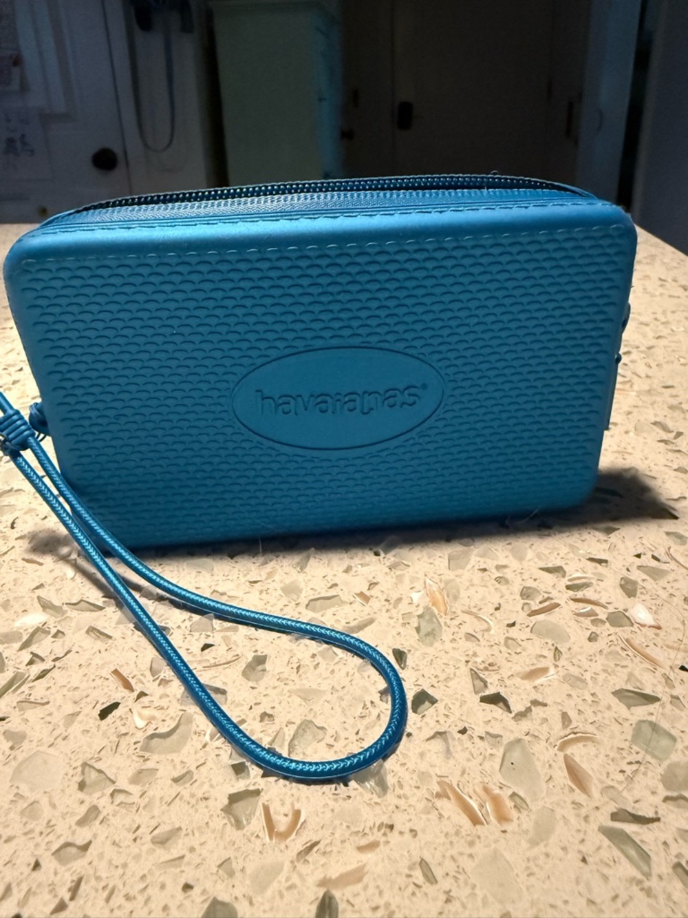 Havaianas Blue Textured Zip Wristlet